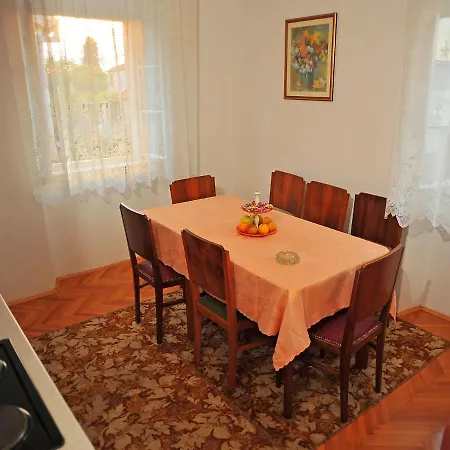 Appartement Mirta-3 By Interhome